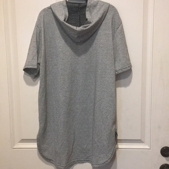 Men’s Short-Sleeved Hoodie - Picture 2 of 6